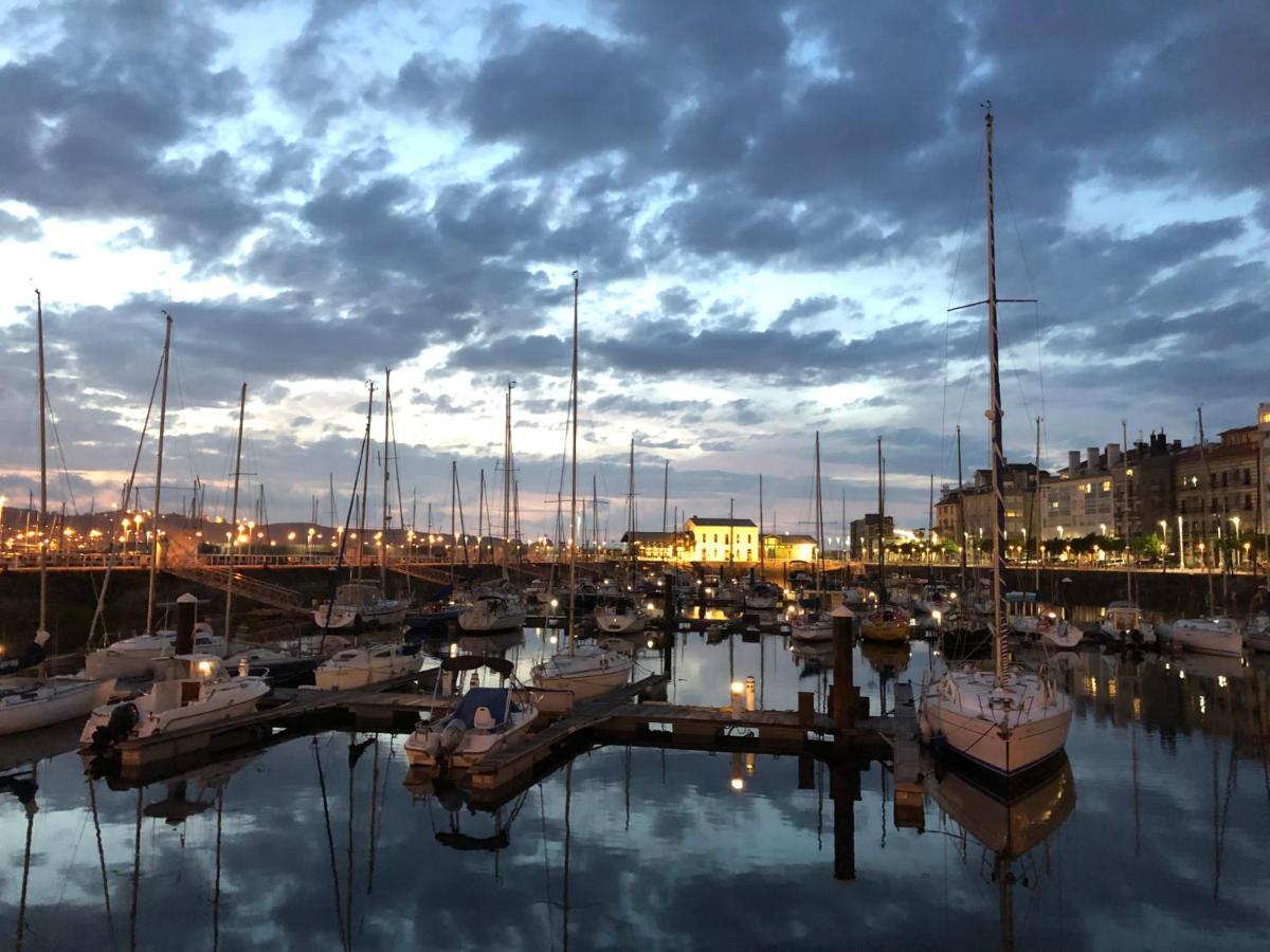 Alojamientos Muelle De Gijón Exteriör bild