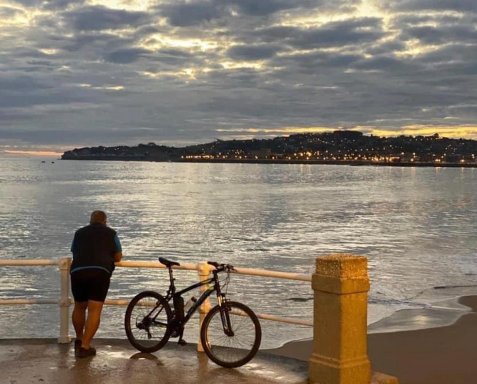 Alojamientos Muelle De Gijón Exteriör bild
